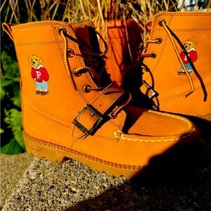 🍁Ralph Lauren “Polo” boot 🍁 youth size 4